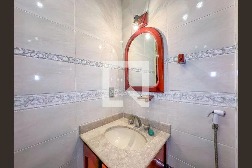 3-bedroom apartment with a bathtub — photo 16