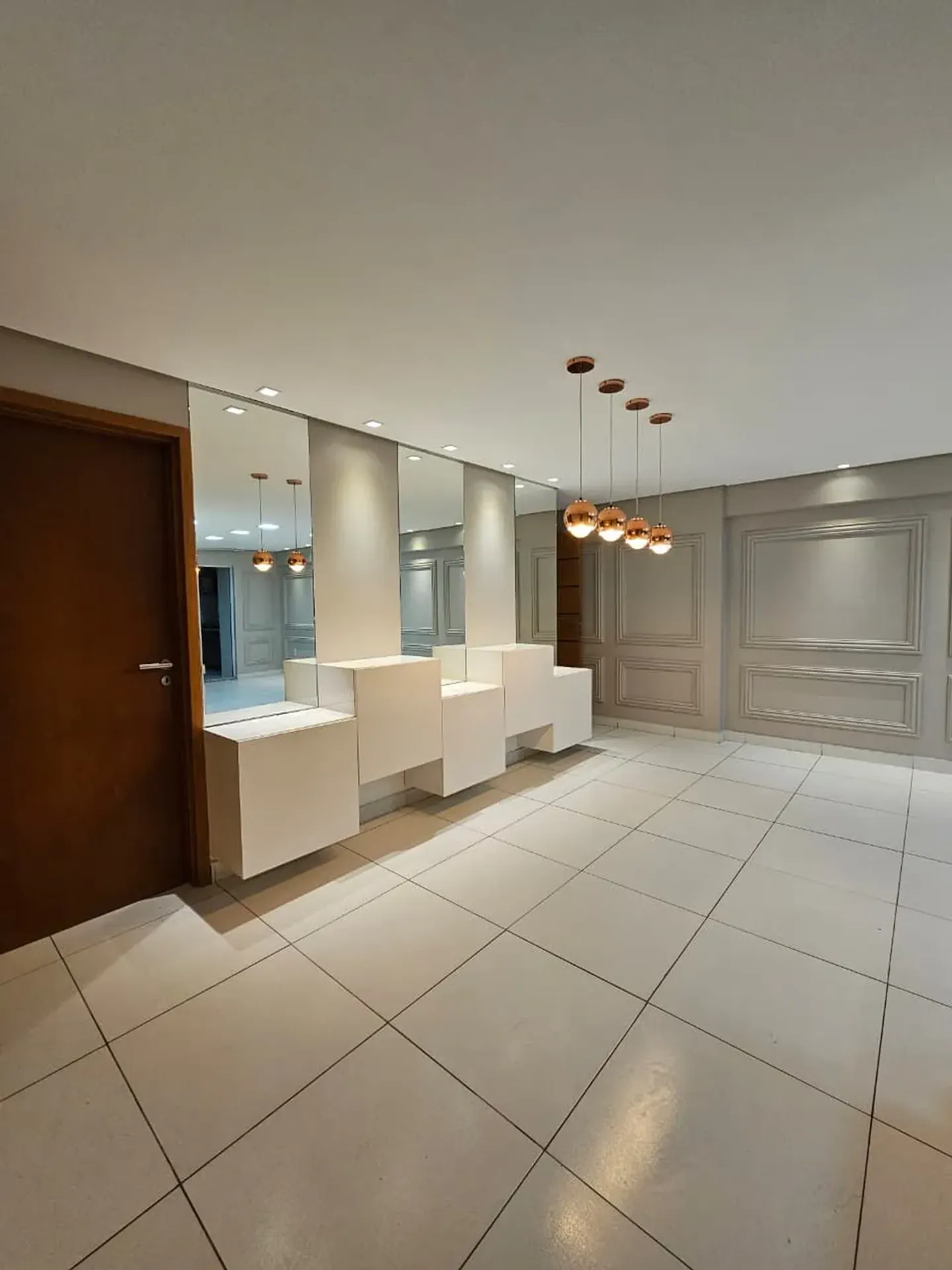 Квартира 185 м² с застеклённым балконом и гардеробной — photo 5