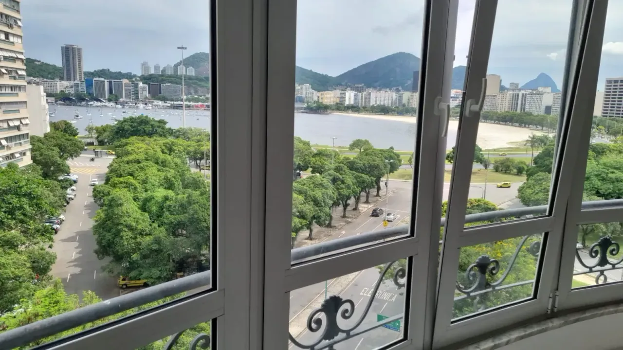 Apartamento con 3 dormitorios y ventanales de suelo a techo — photo 9