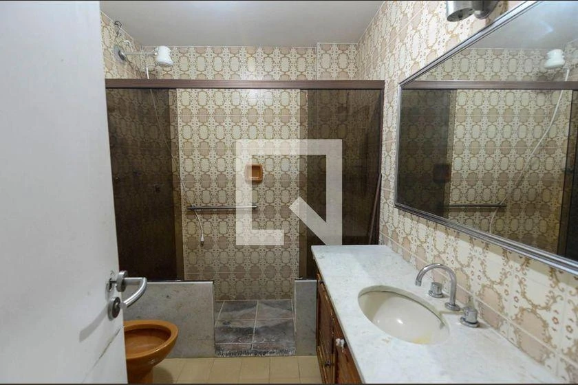 140 m² apartment with 4 bedrooms and 1 en-suite — photo 33