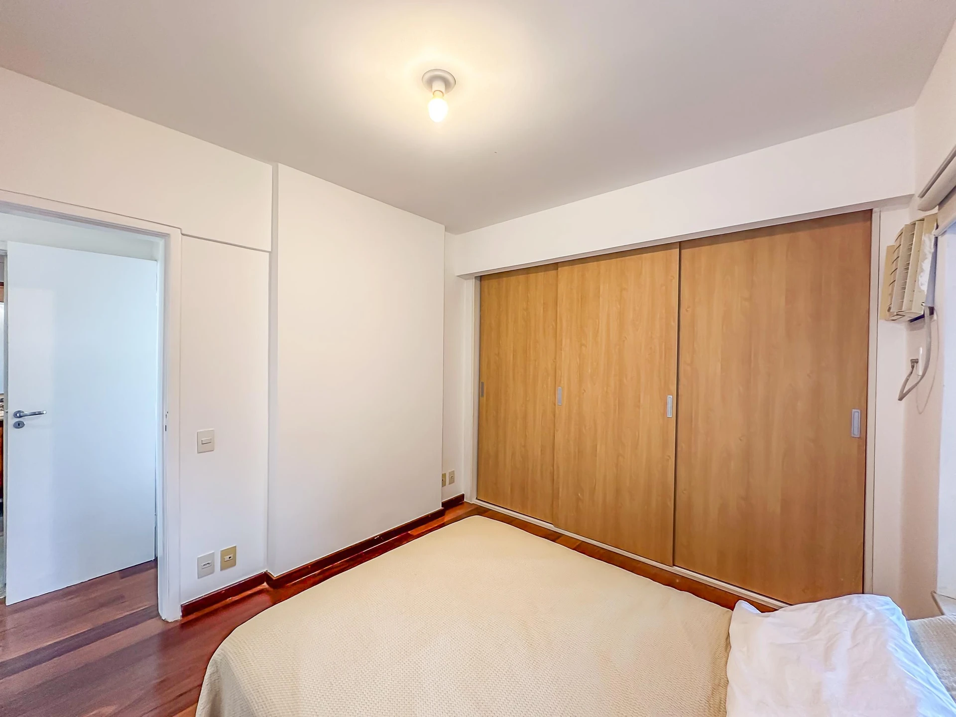 Furnished 2-bedroom apartment with open views — photo 16