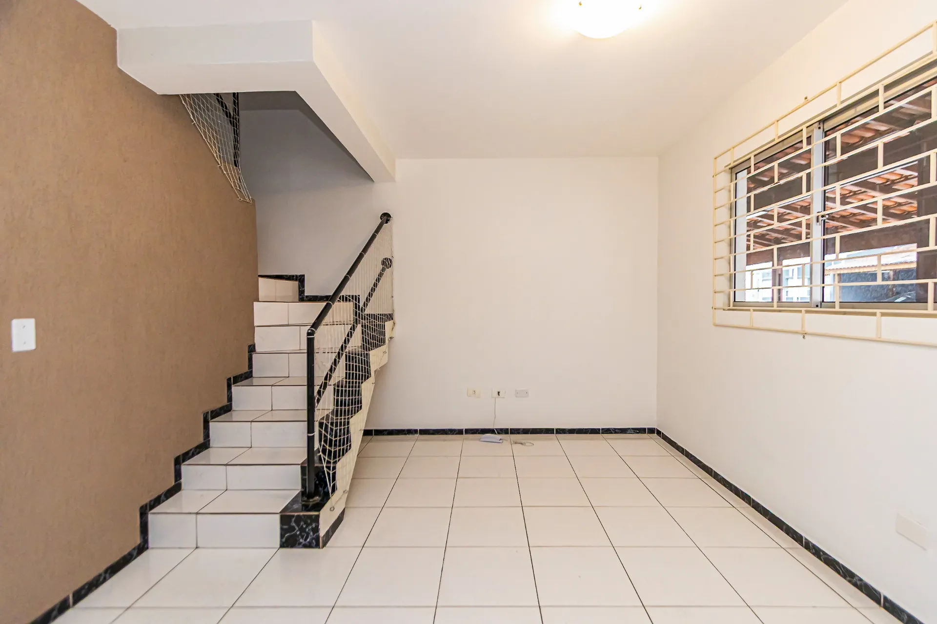 3-bedroom house with a grill on the balcony — photo 18