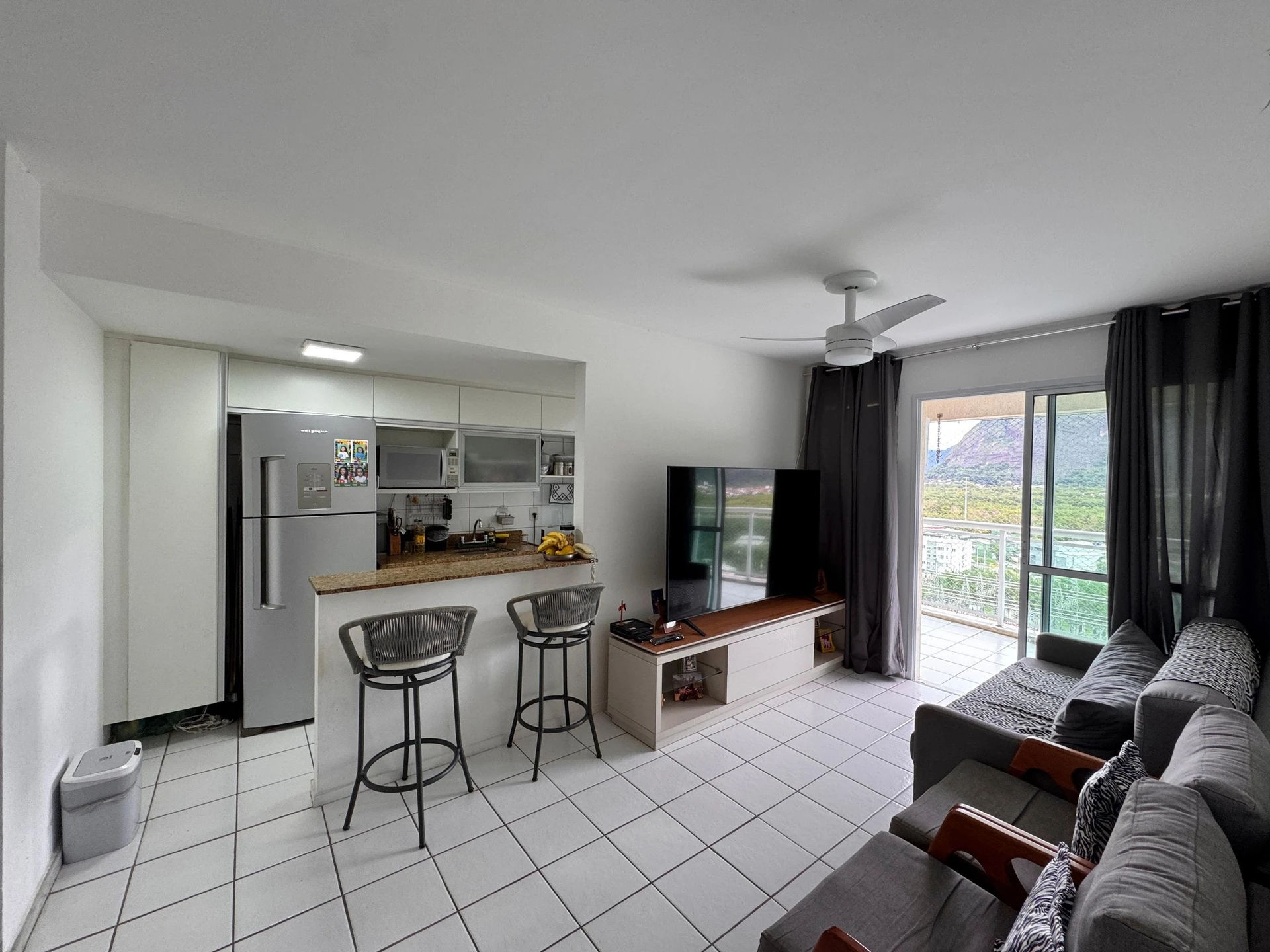2-bedroom apartment with floor-to-ceiling windows — photo 2
