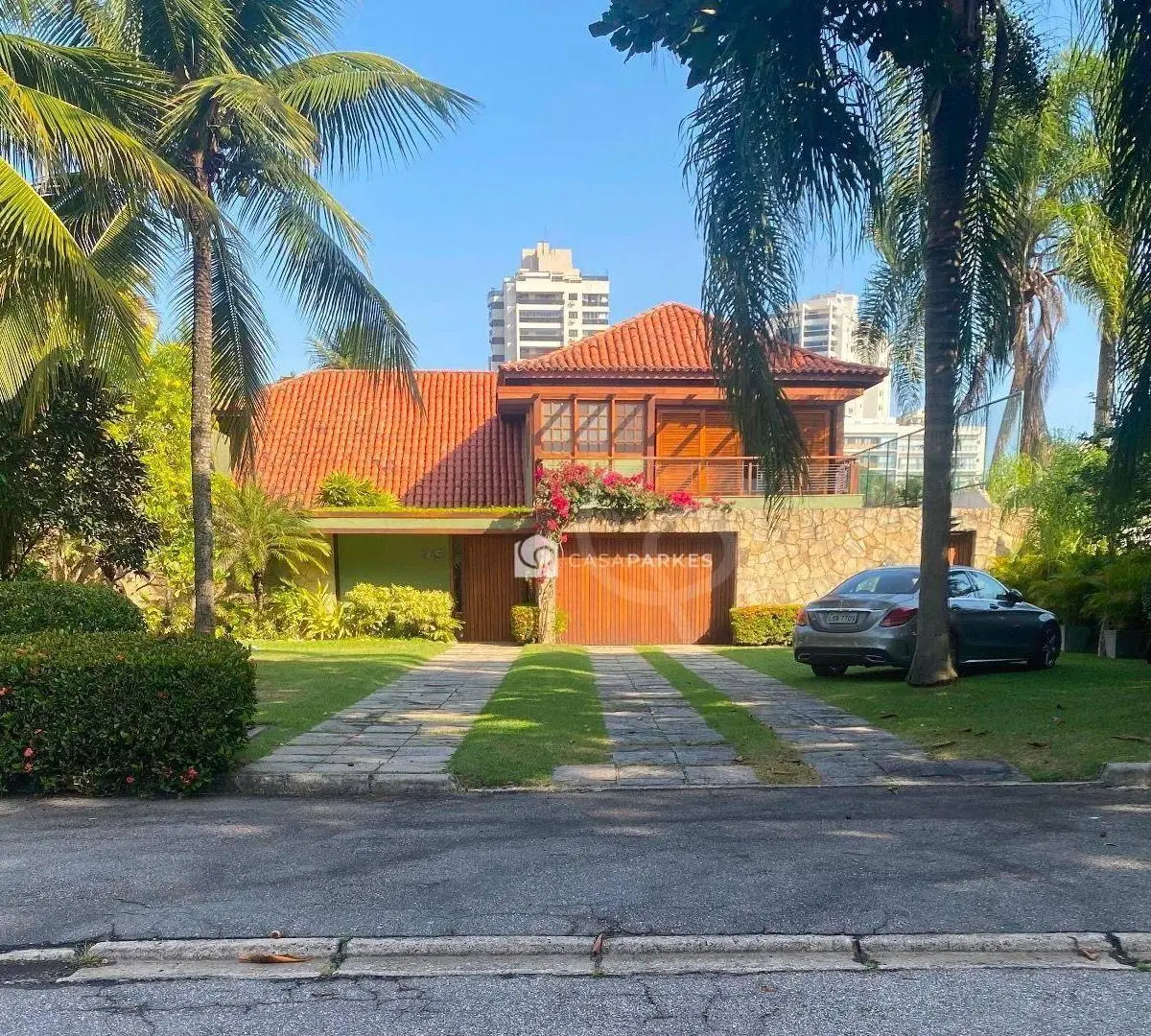 Casa com 5 quartos e 5 banheiros, 570 m², cozinha a gás — photo 2