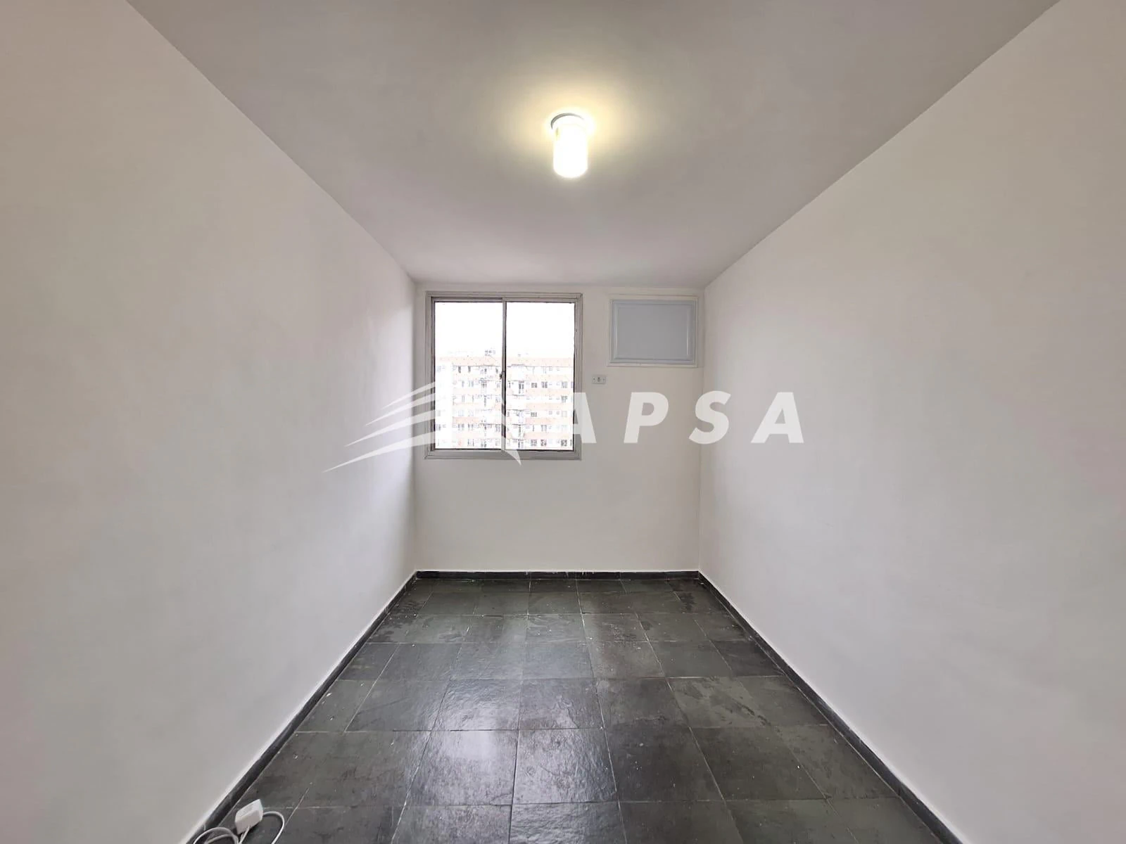 Unfurnished 57 m² apartment with 2 bedrooms and a balcony — photo 9