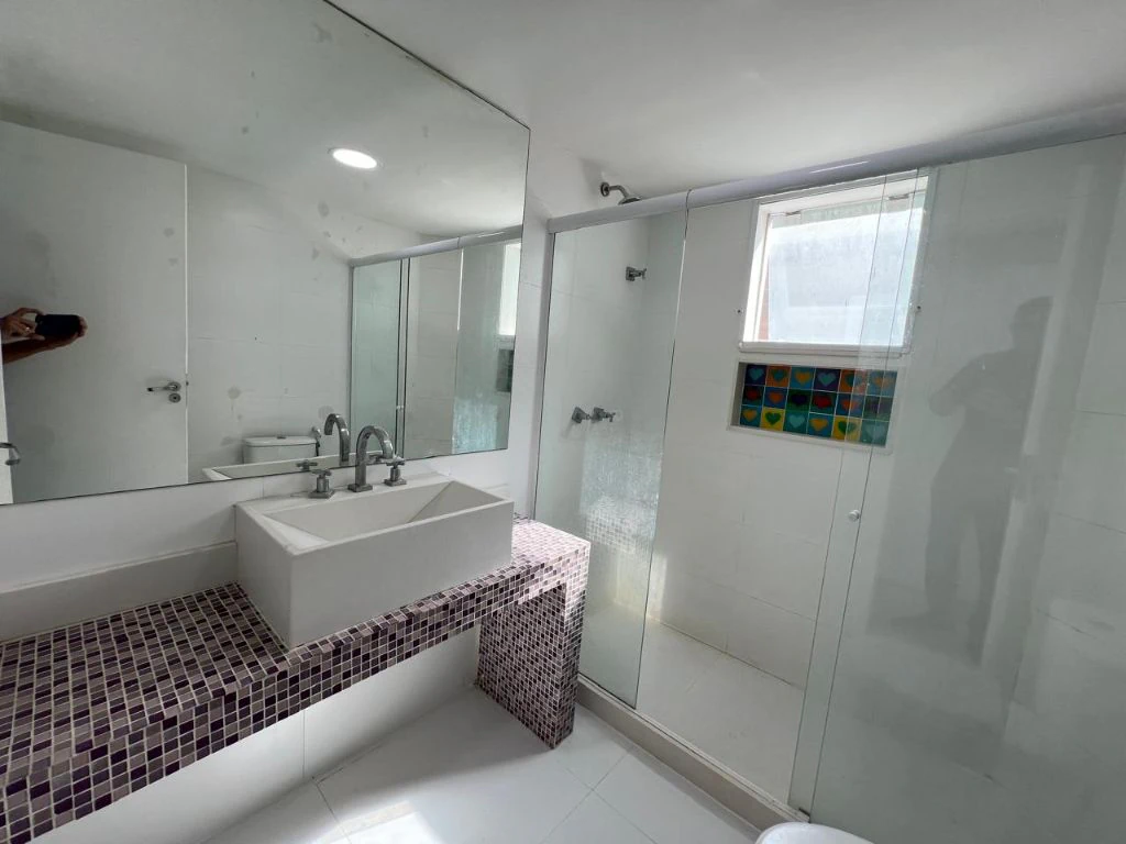 Furnished triplex home with 4 en-suites and 4 parking — photo 11