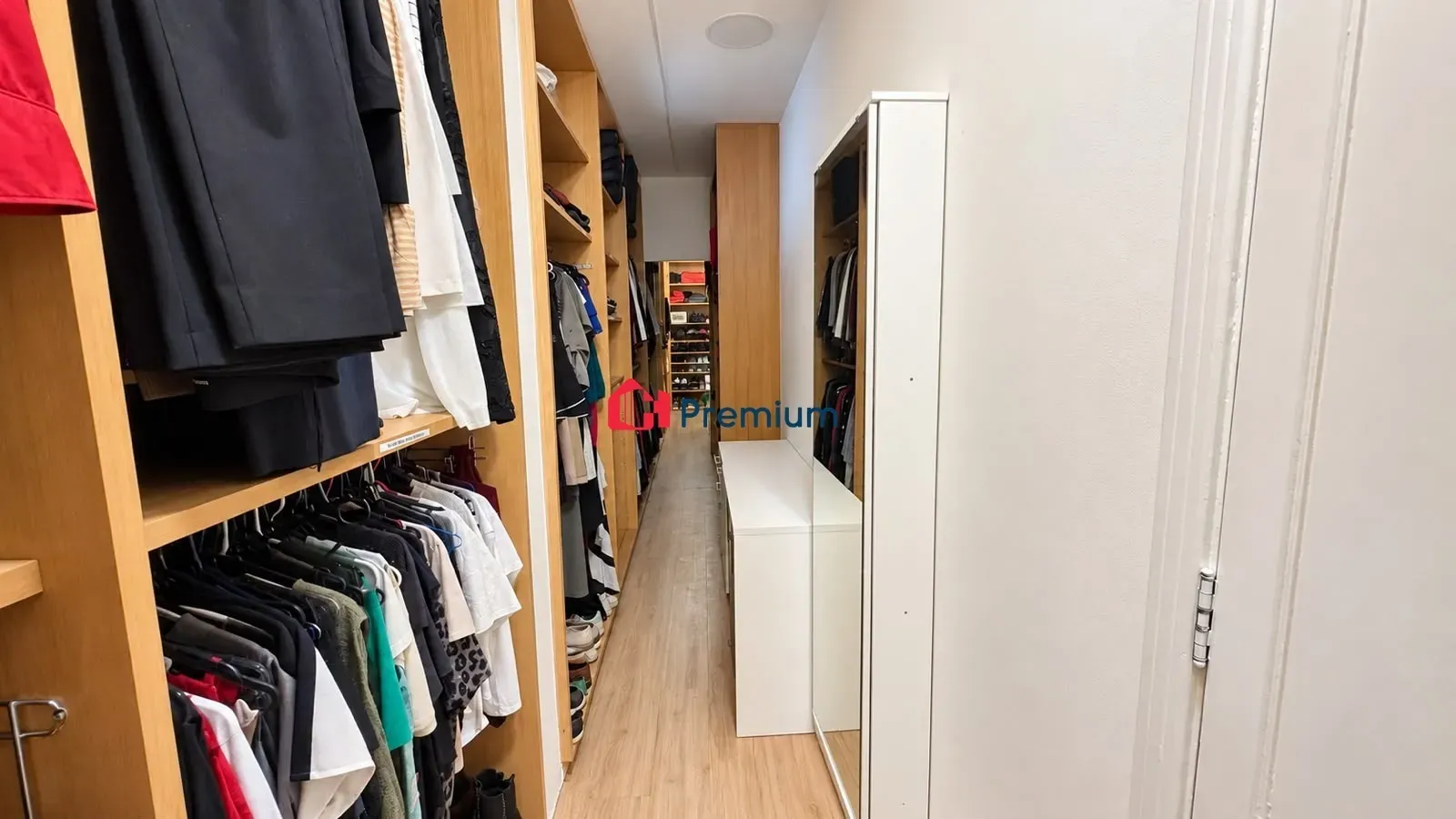 Washing machine in a 5-bedroom house, 350 m² — photo 21