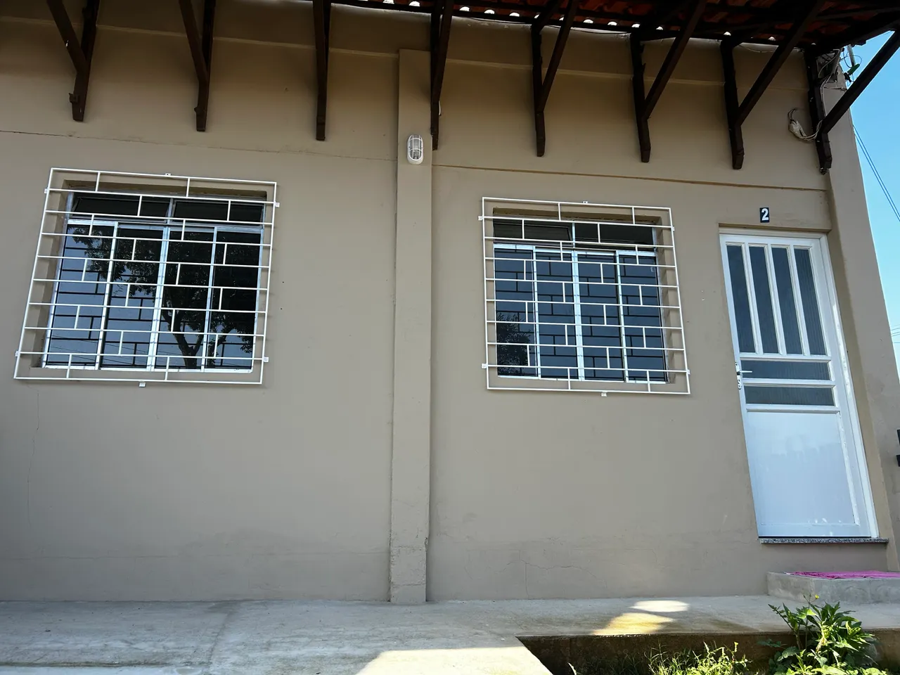 Apartment with a garden and a closed-off kitchen