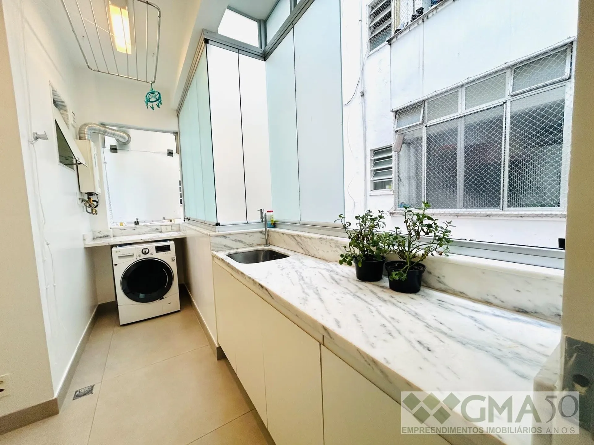 Furnished 110 m² apartment with 3 bedrooms and 1 parking spot — photo 13