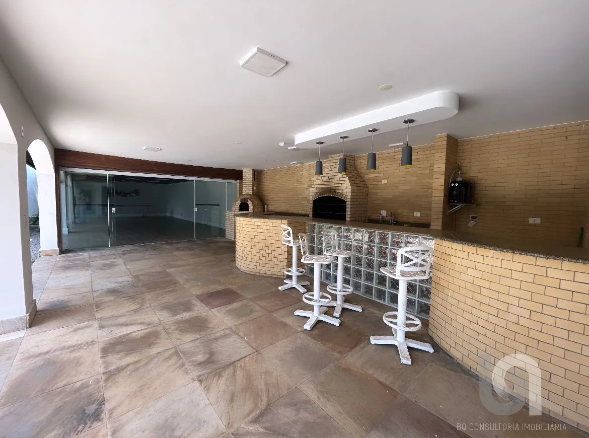 Casa sin amueblar con 5 dormitorios y parrilla en la terraza — photo 8