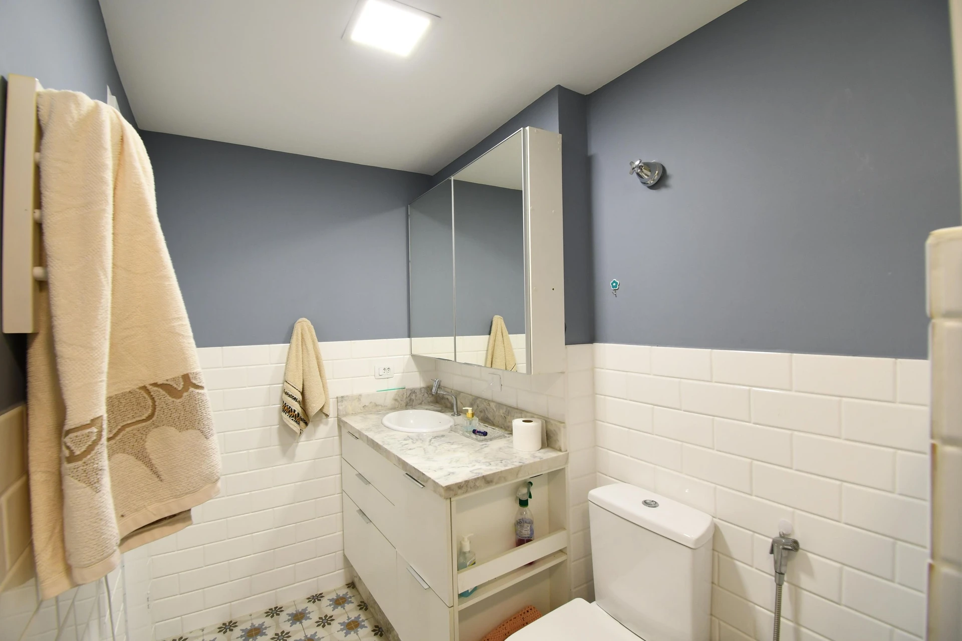 Furnished apartment, 76 m², with a walk-in closet — photo 13