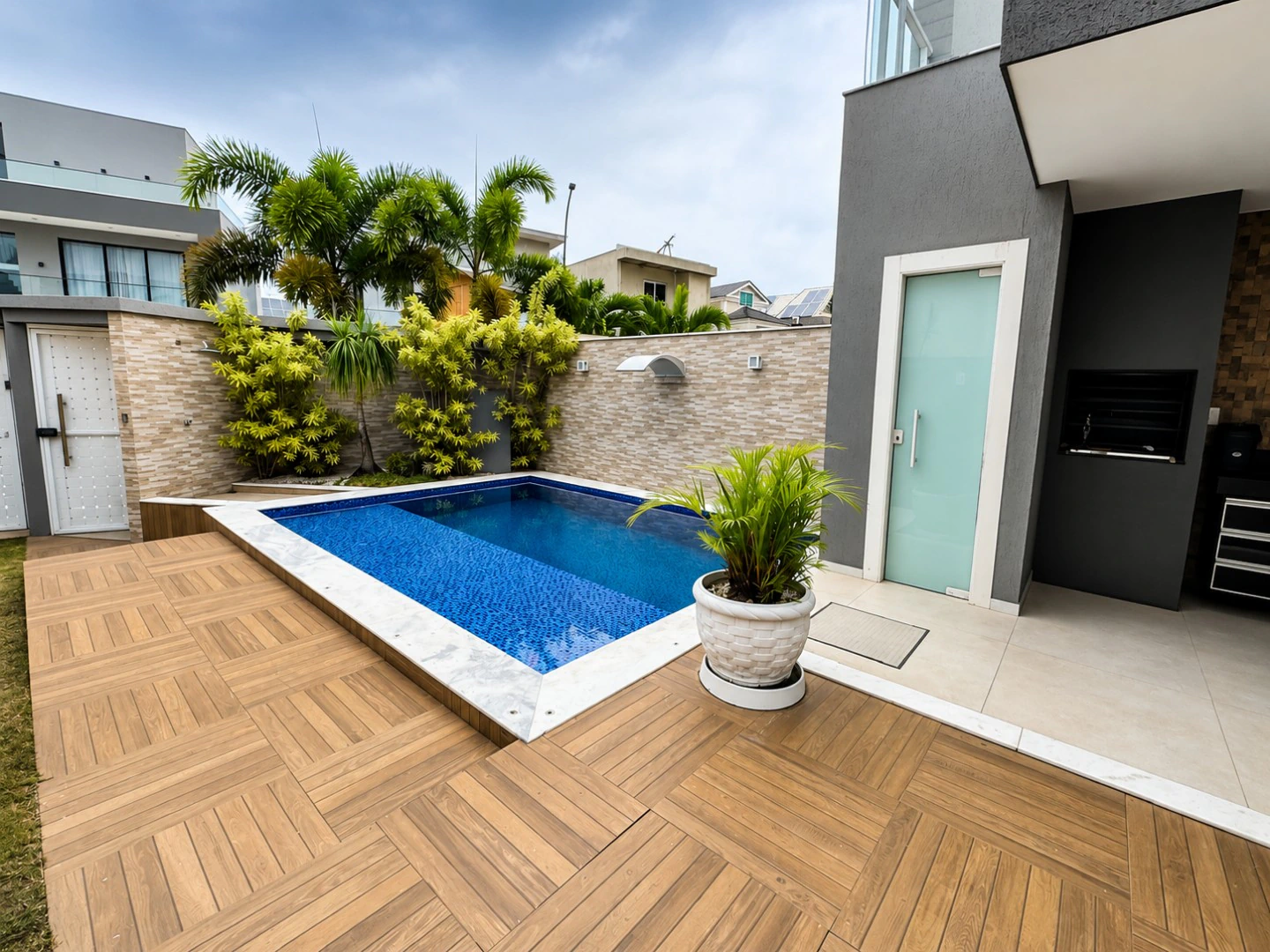 Condominium house with 5 en-suite bedrooms and 480 m² — photo 8