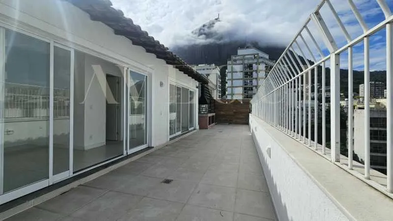 Вид на воду та 4 спальні: квартира 258 м² — photo 9