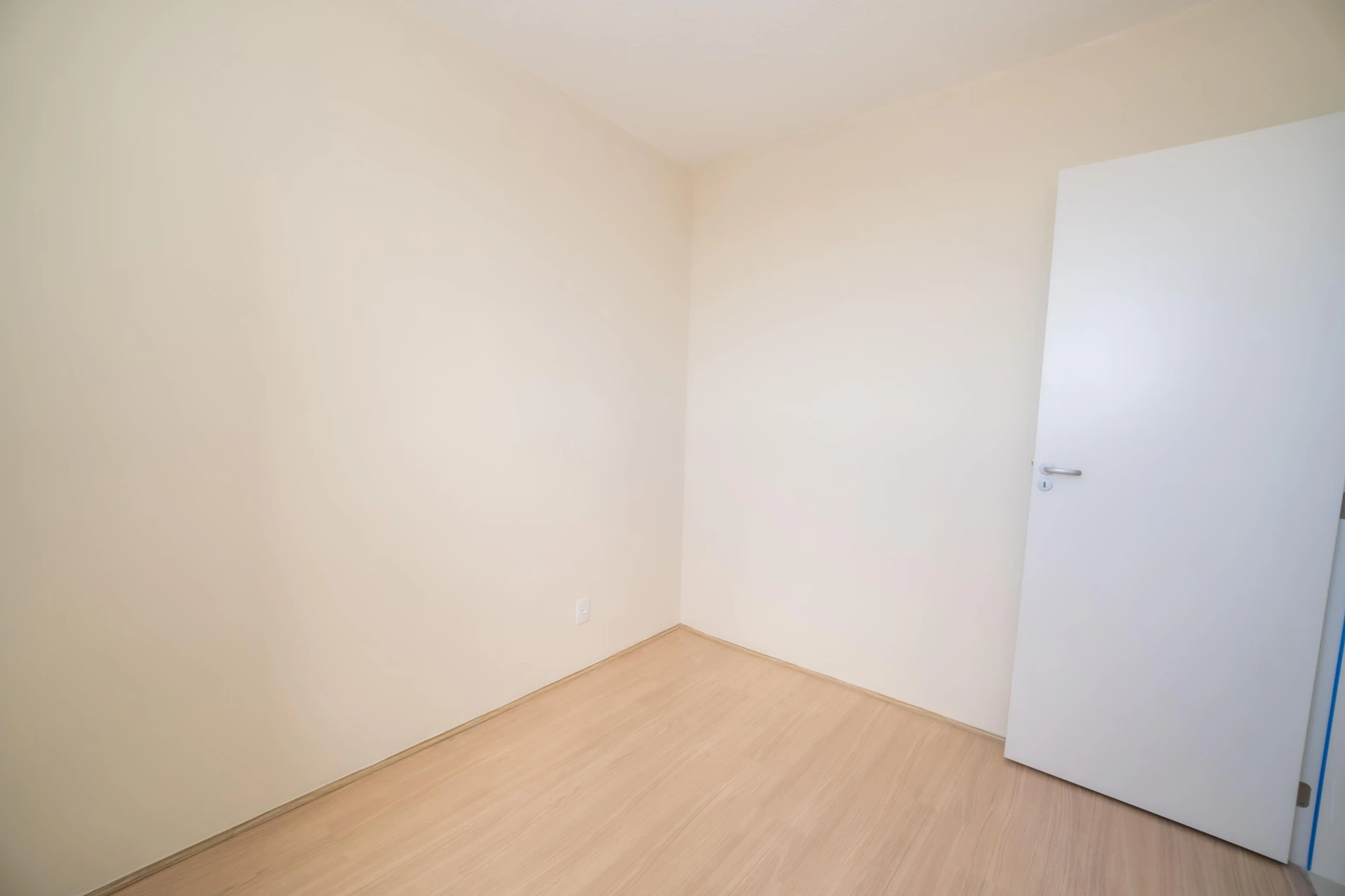 2-bedroom apartment in a building with a gym — photo 25