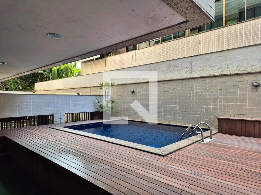 Furnished apartment with 5 en-suite bedrooms and terrace — photo 63
