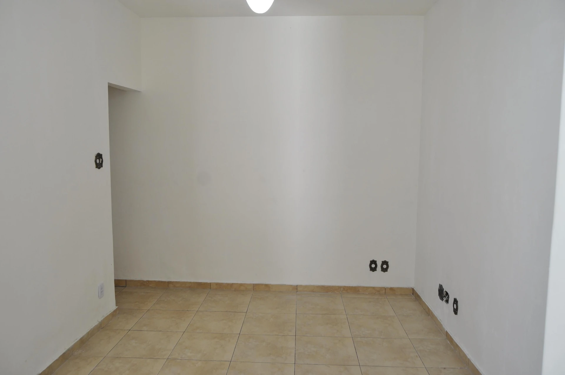 Unfurnished apartment with 2 bedrooms and private garden — photo 20