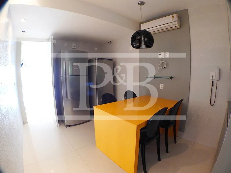 4-bedroom apartment with glassed-in balcony — photo 32