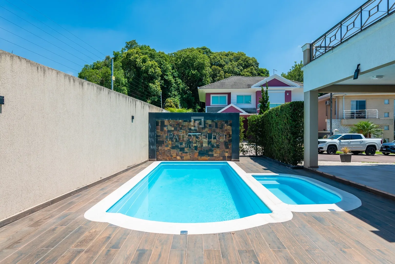 Furnished house, 305 m², with a bathtub — photo 90
