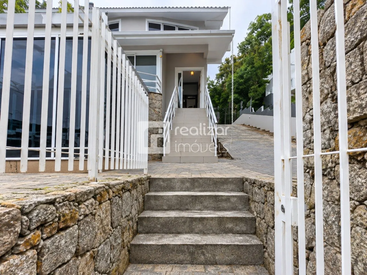 Casa mobiliada, 240 m², com janelas do piso ao teto — photo 8