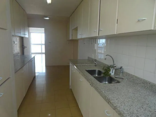 Water view in a 4-bedroom apartment, 350 m² — photo 27