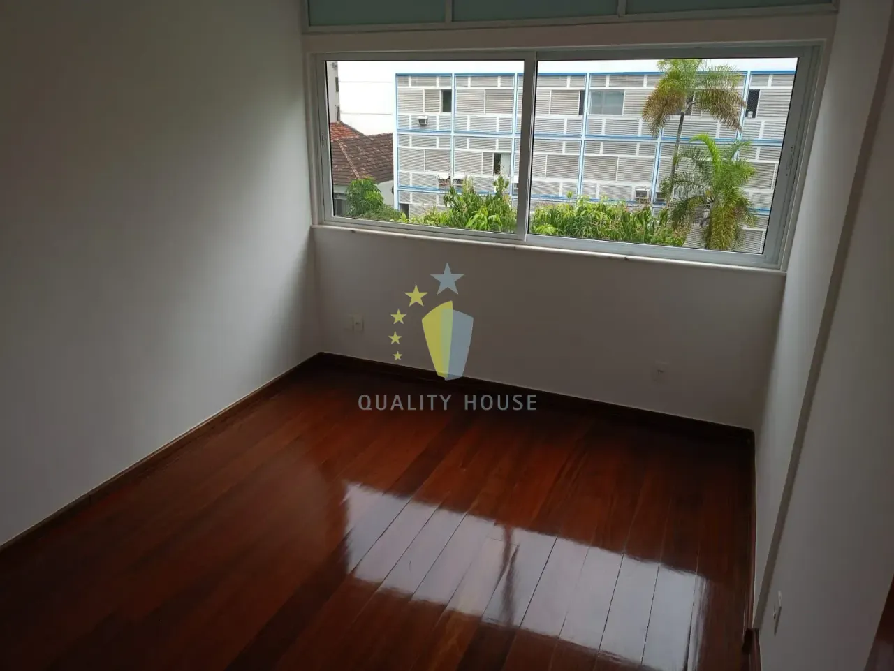 Unfurnished apartment with 3 bedrooms and 2 bathrooms — photo 5