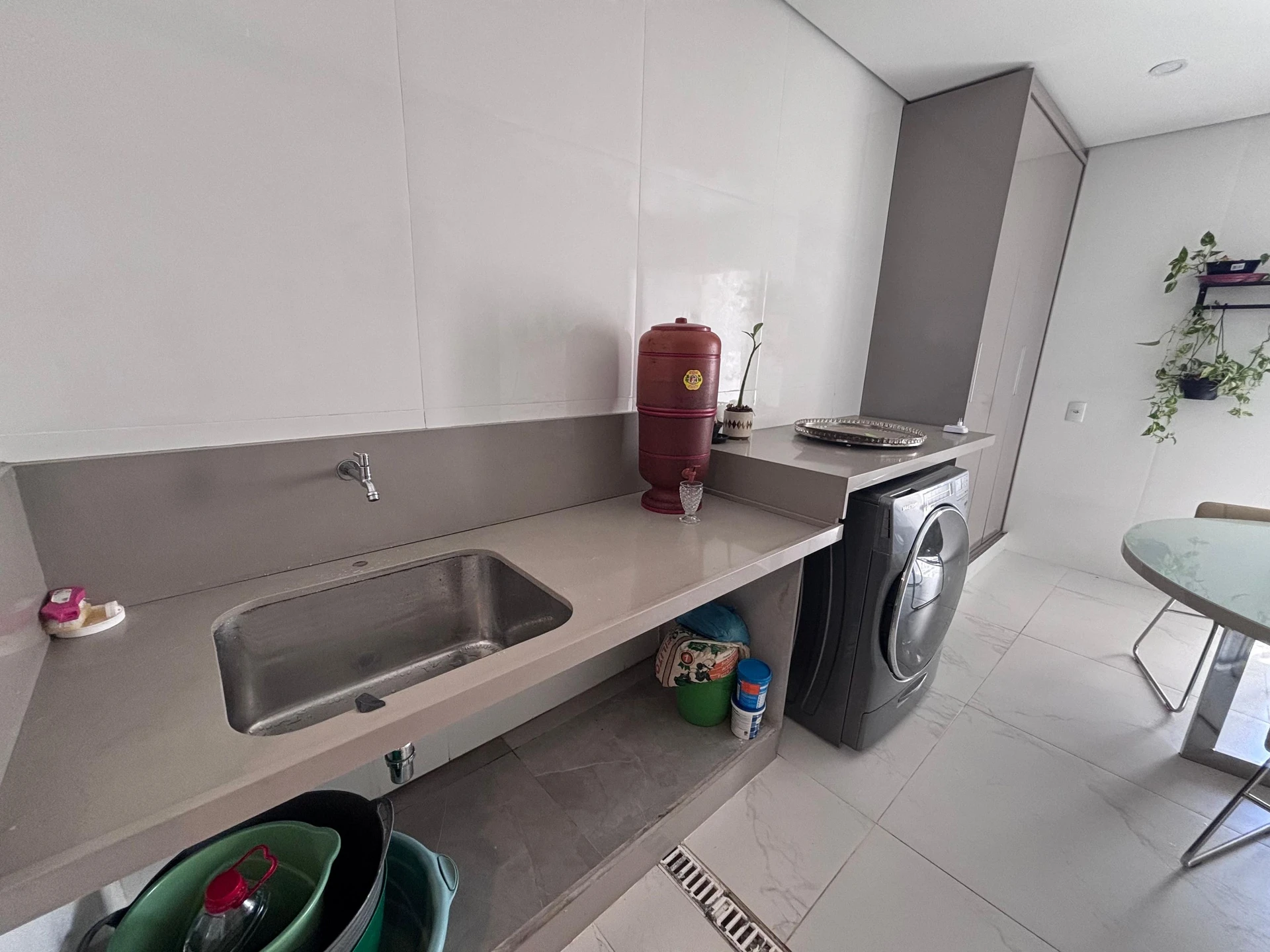 Apartamento mobiliado com 4 quartos e 4 banheiros — photo 13