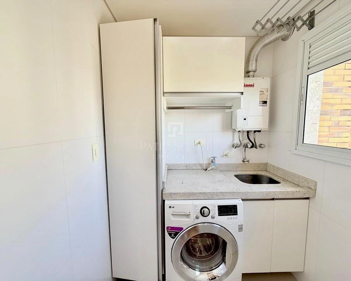 Furnished apartment with 2 bedrooms and glass balcony — photo 8