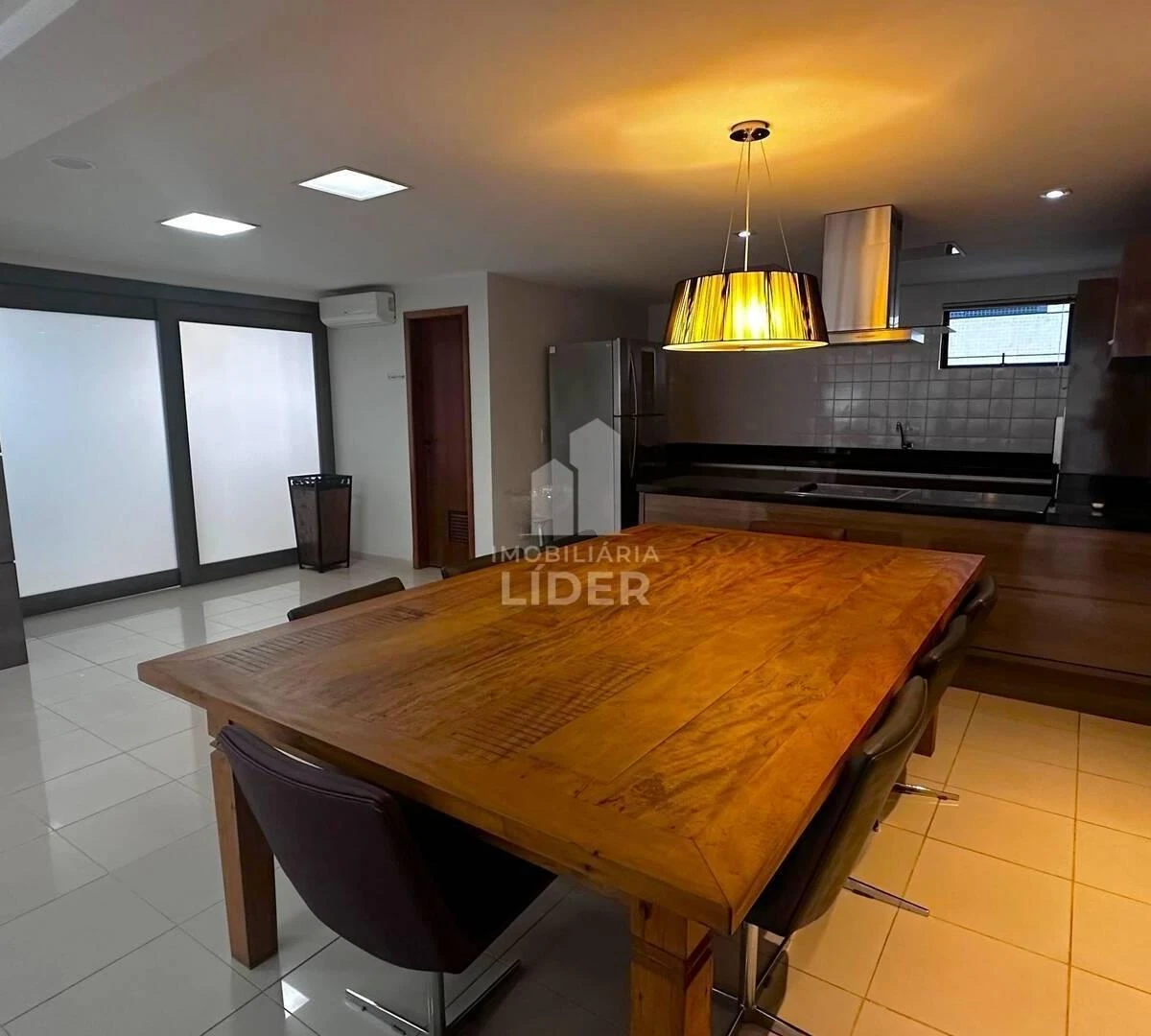 One-bedroom apartment with a bathtub in Curitiba — photo 18
