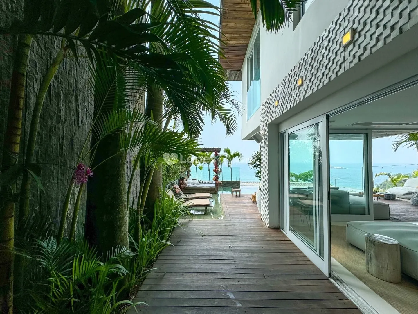 House with 5 en-suite bedrooms, 8 baths and 3 parking — photo 16
