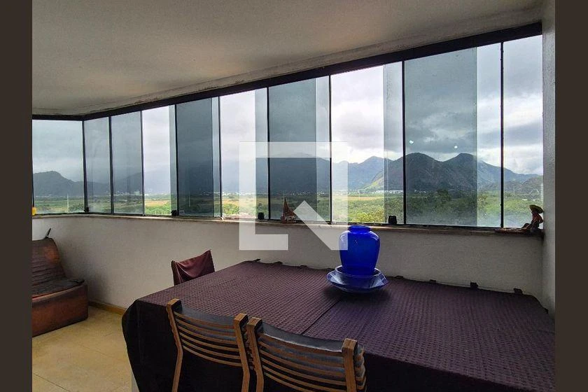 Furnished 3-bedroom apartment with glass balcony — photo 6