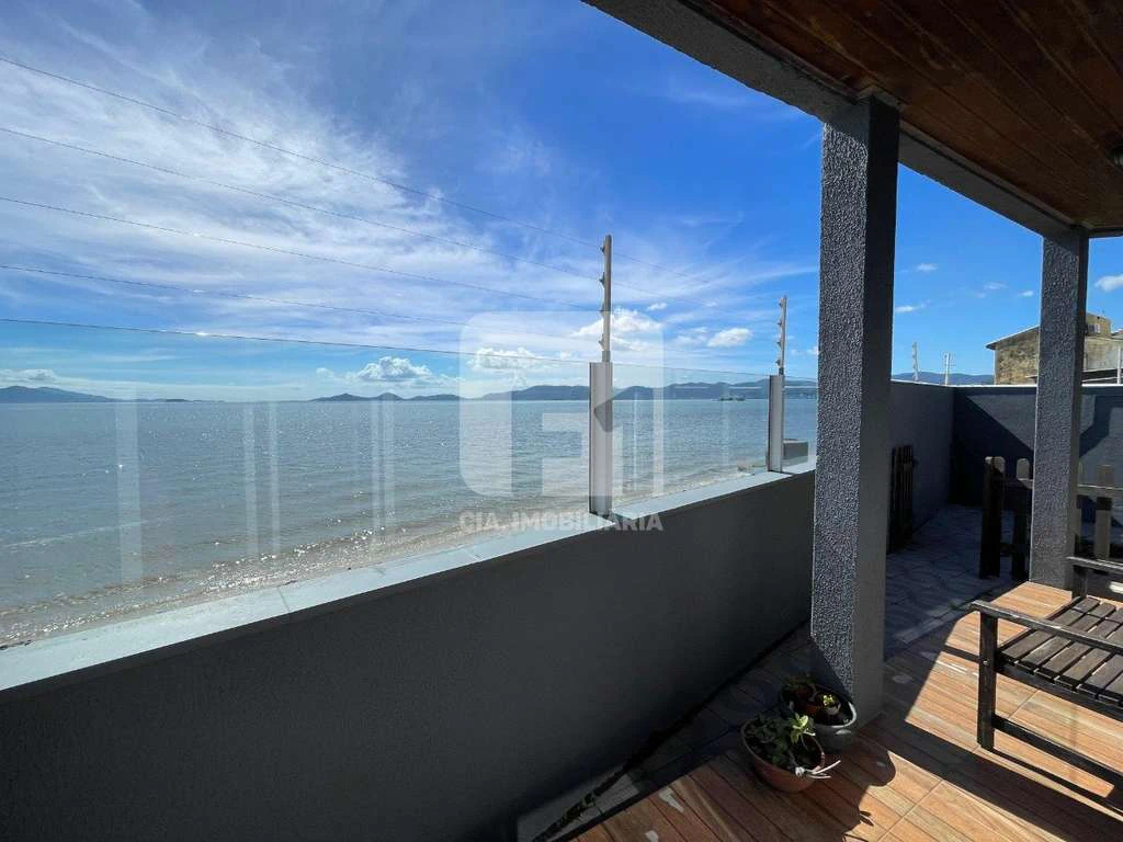 4-bedroom house with private garden and 500 m² area