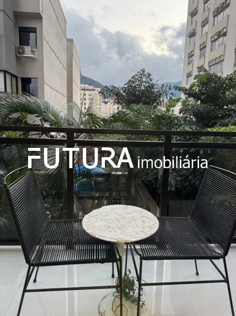 Furnished apartment with glass balcony and 2 bedrooms — photo 4
