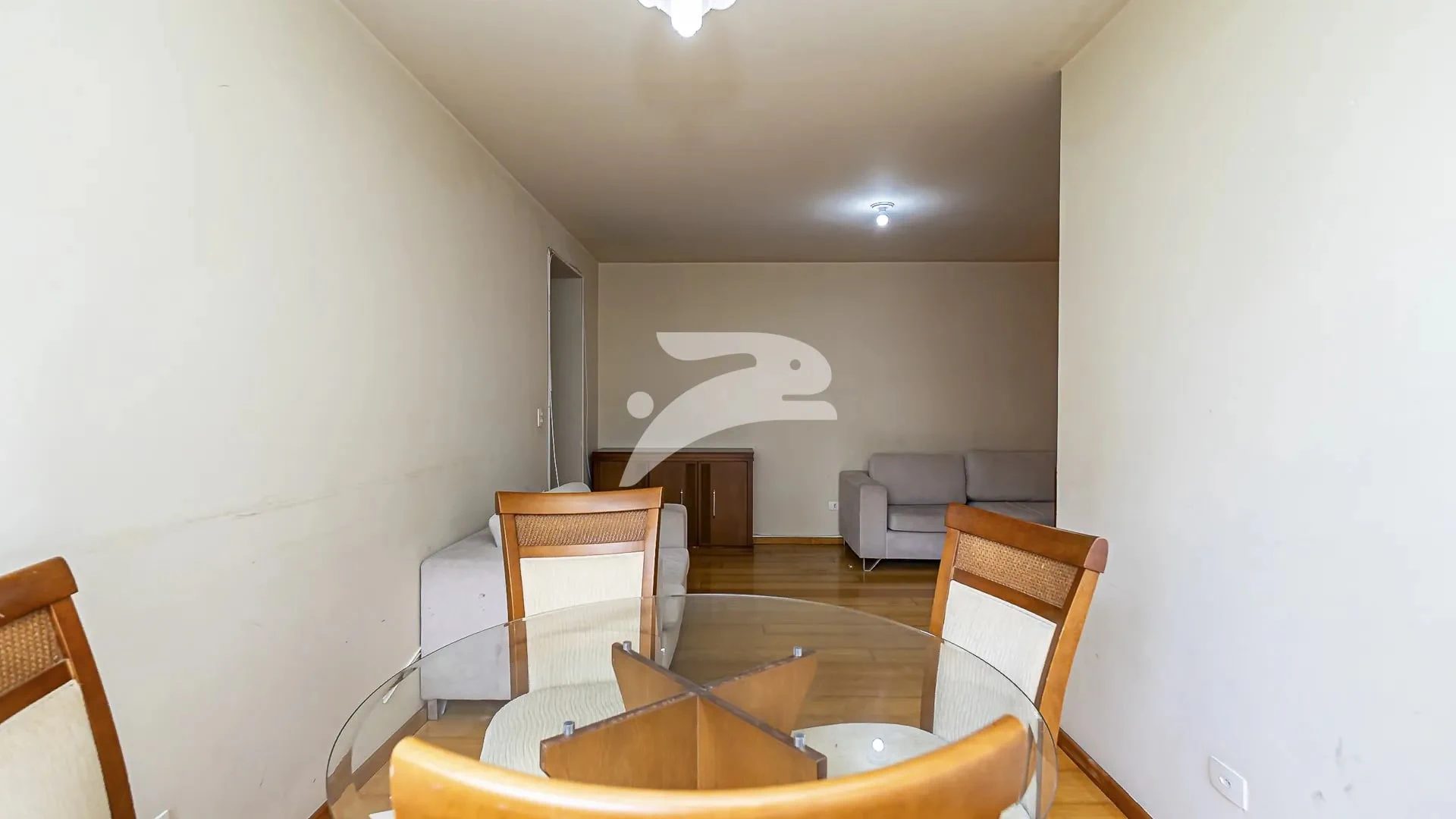 3-bedroom apartment with wood or laminate floors in Curitiba — photo 18