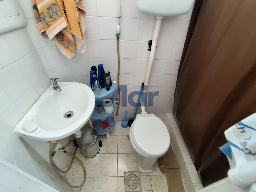 3-bedroom apartment with balcony and city view — photo 26