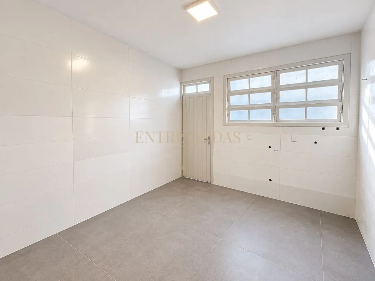 Casa de 240 m² y 5 dormitorios en Florianópolis — photo 2