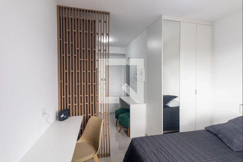 Furnished 1-bedroom apartment with an en-suite bathroom