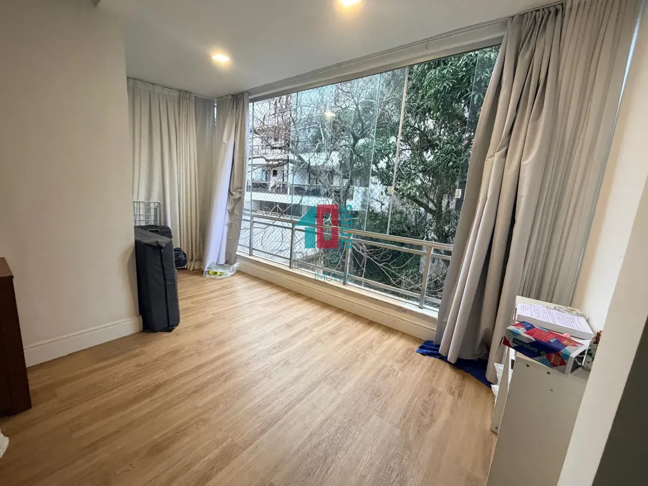 4-bedroom apartment with a washing machine — photo 11