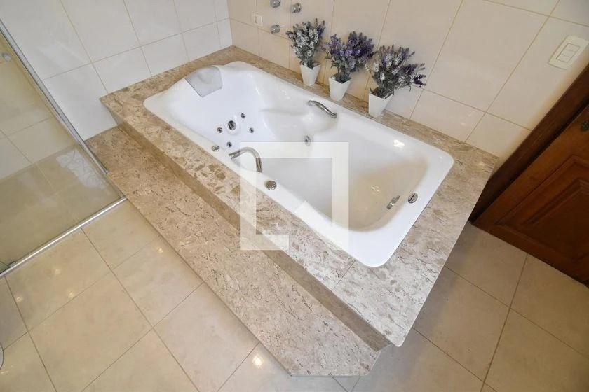 House with 5 bedrooms, gas stove and 650 m² — photo 14