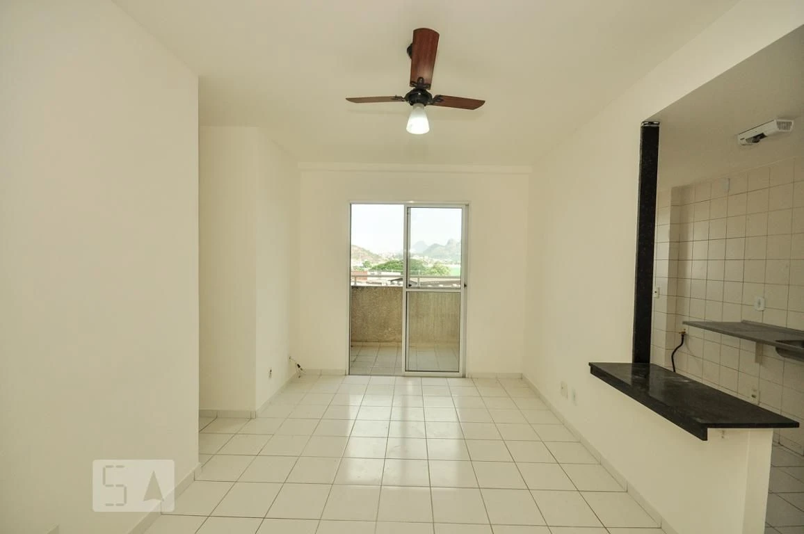 Unfurnished 2-bedroom apartment with 1 bath and open-plan kitchen — photo 4