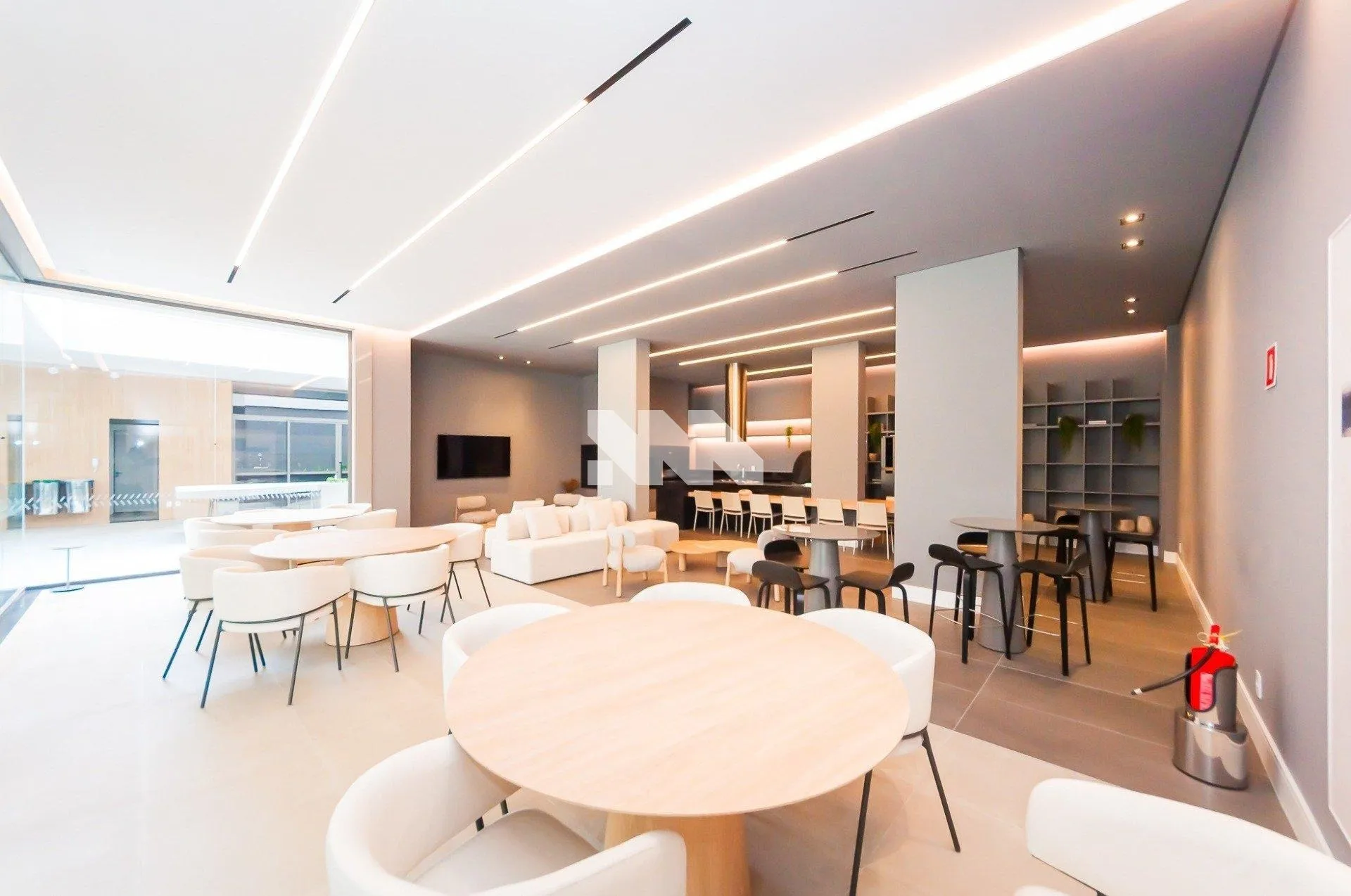 Apartment on the 5th floor with floor-to-ceiling windows — photo 39