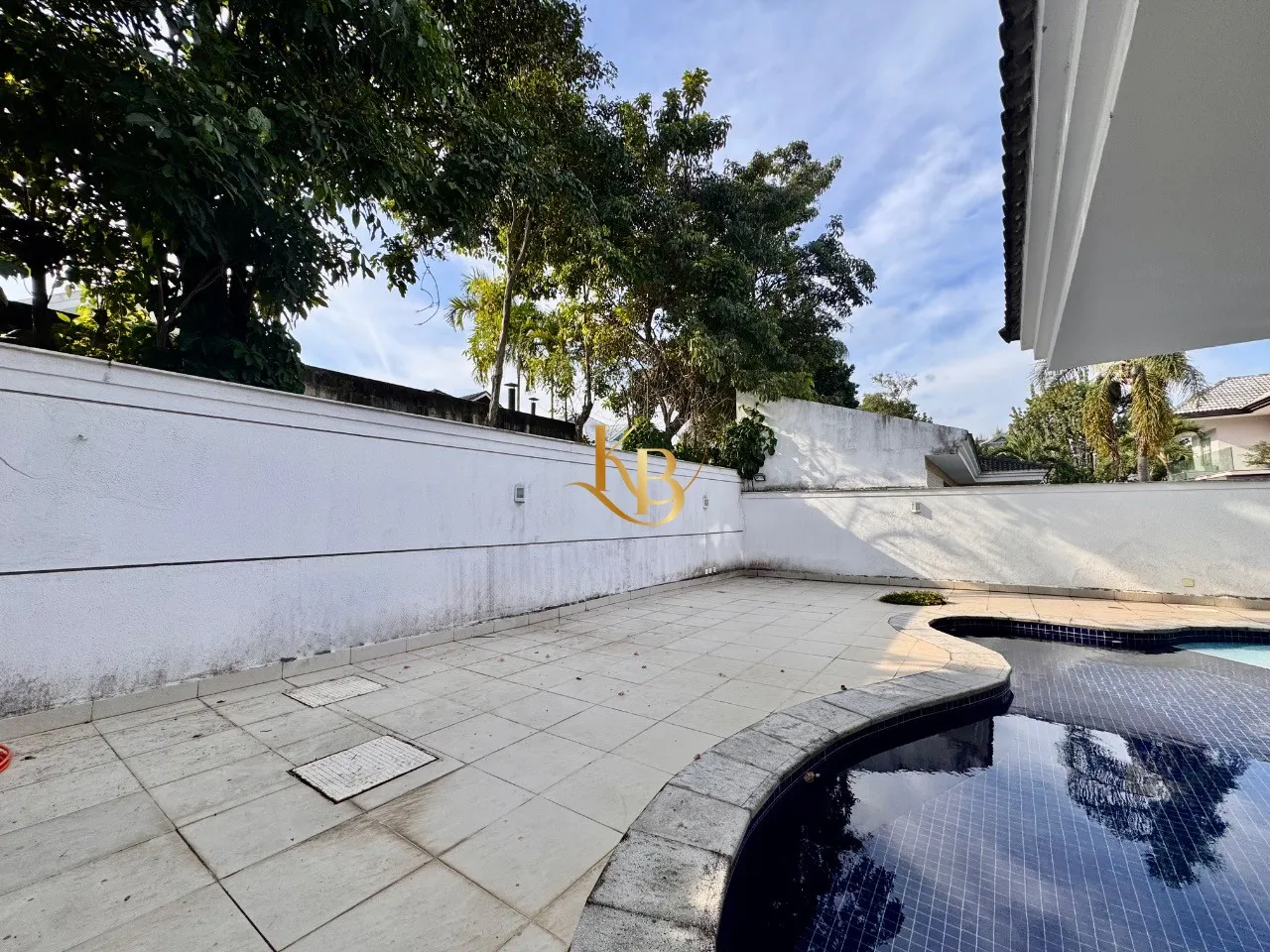 Дом 600 м² с 4 спальнями и балконом с барбекю — photo 73