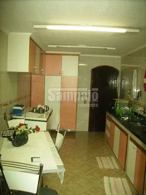 4-bedroom house with 2 bathrooms and a balcony grill — photo 34