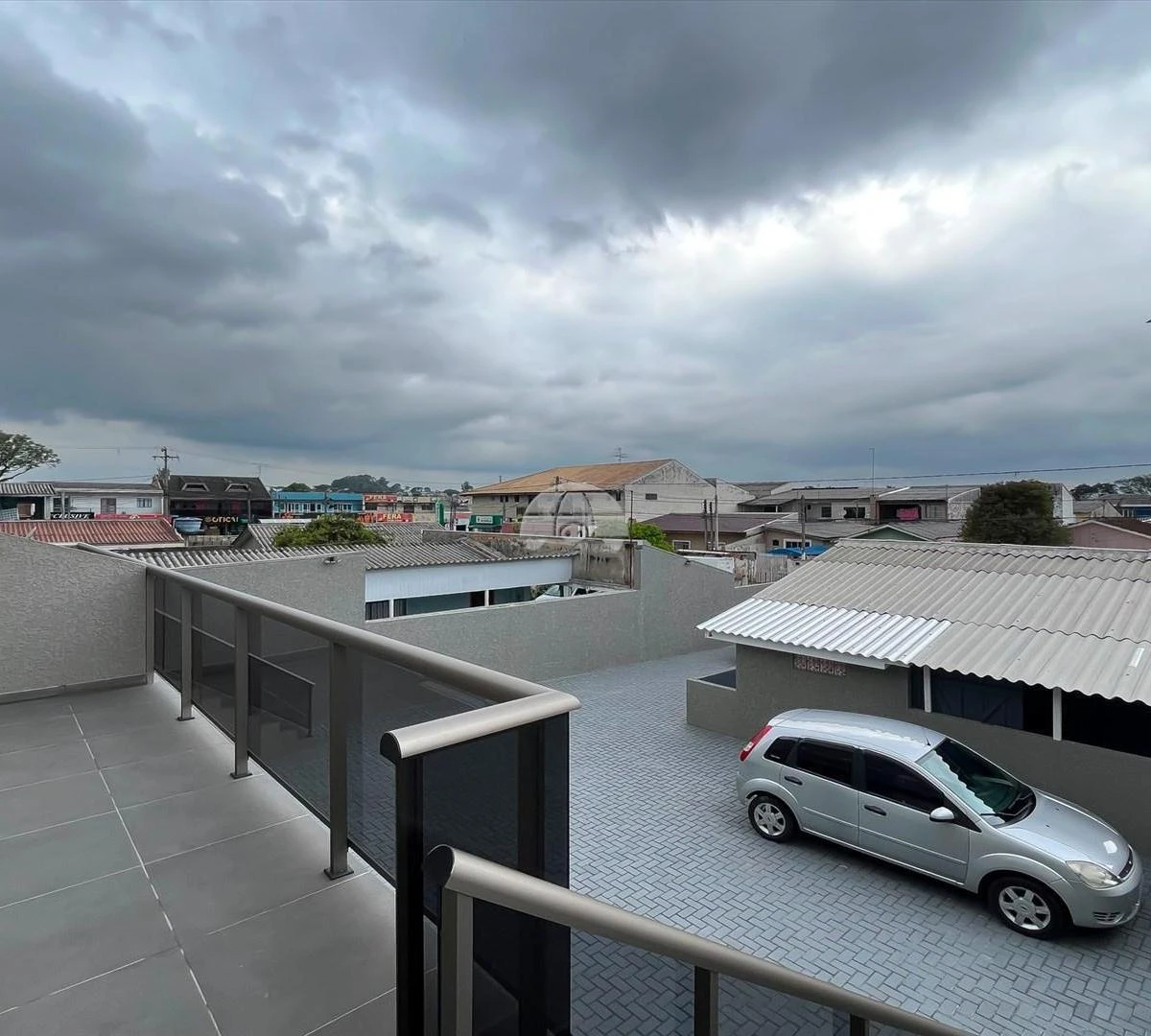 House with 2 bedrooms and a glassed-in balcony — photo 12