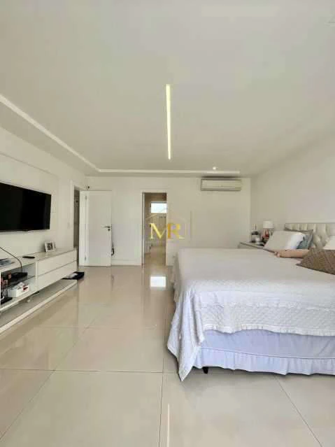 Condominium house with 4 en-suite bedrooms, 340 m² — photo 17