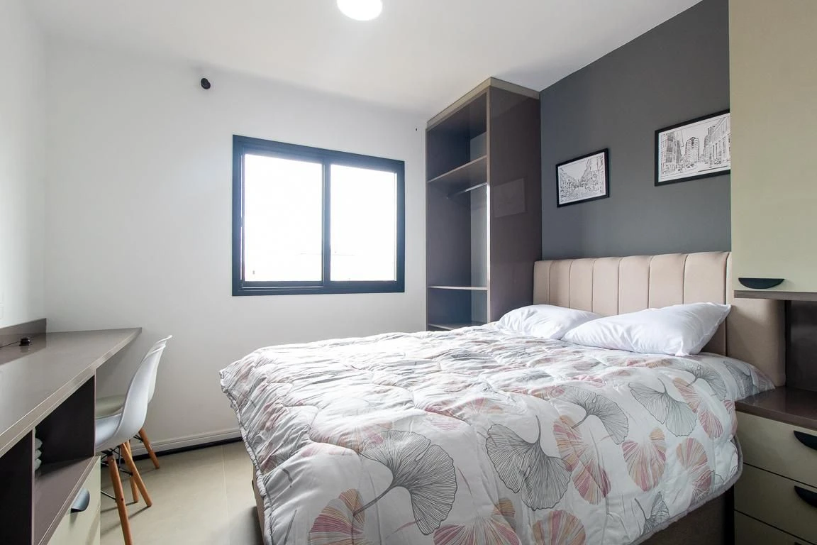 Furnished studio, 20 m², with floor-to-ceiling windows — photo 10