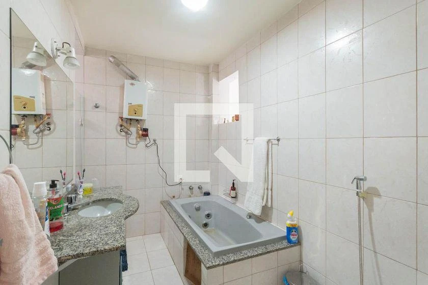 Casa para alugar com 4 quartos e 230 m², 3 banheiros — photo 36