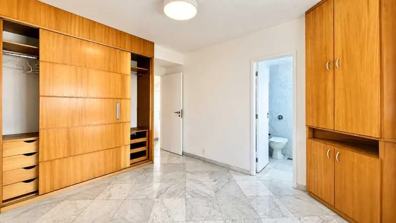 Apartamento de 3 dormitorios con 2 suites y balcón — photo 11
