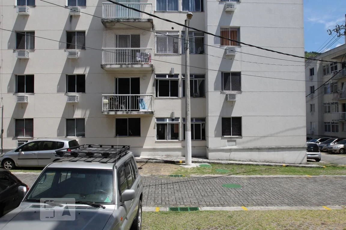 2-bedroom apartment in a building with a pool — photo 17