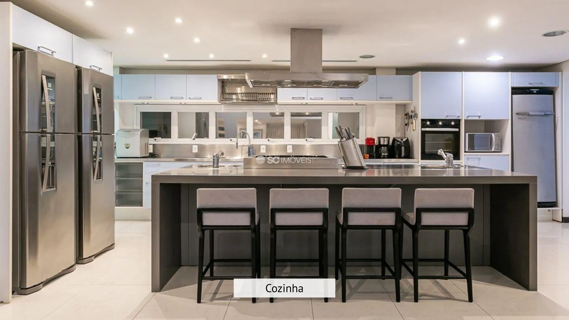 800 m² house with 6 en-suite rooms and 4 parking spaces — photo 9