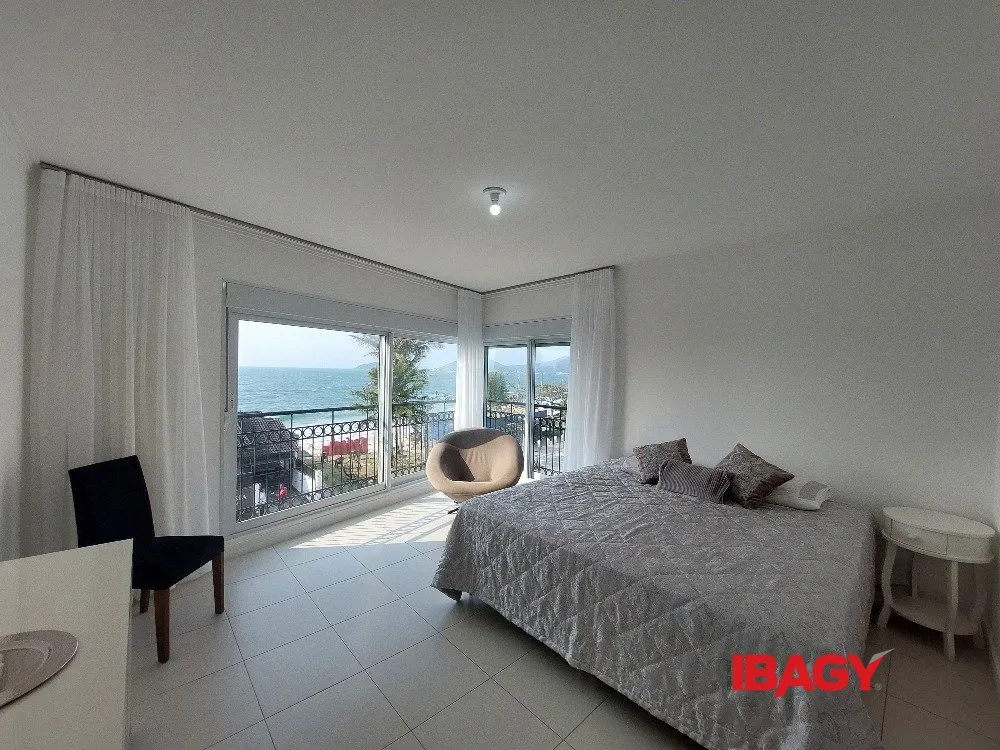 Furnished apartment with 3 en-suite bedrooms — photo 6